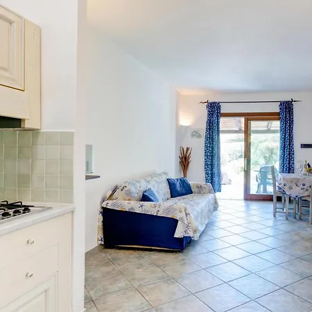 Village Apartment *